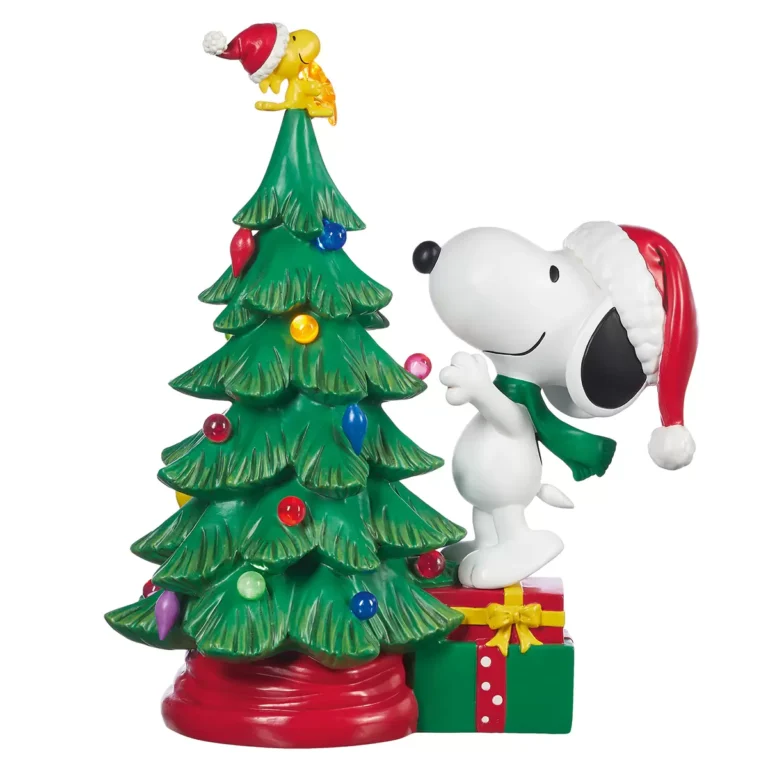 Peanuts Snoopy Christmas Tree Figurine