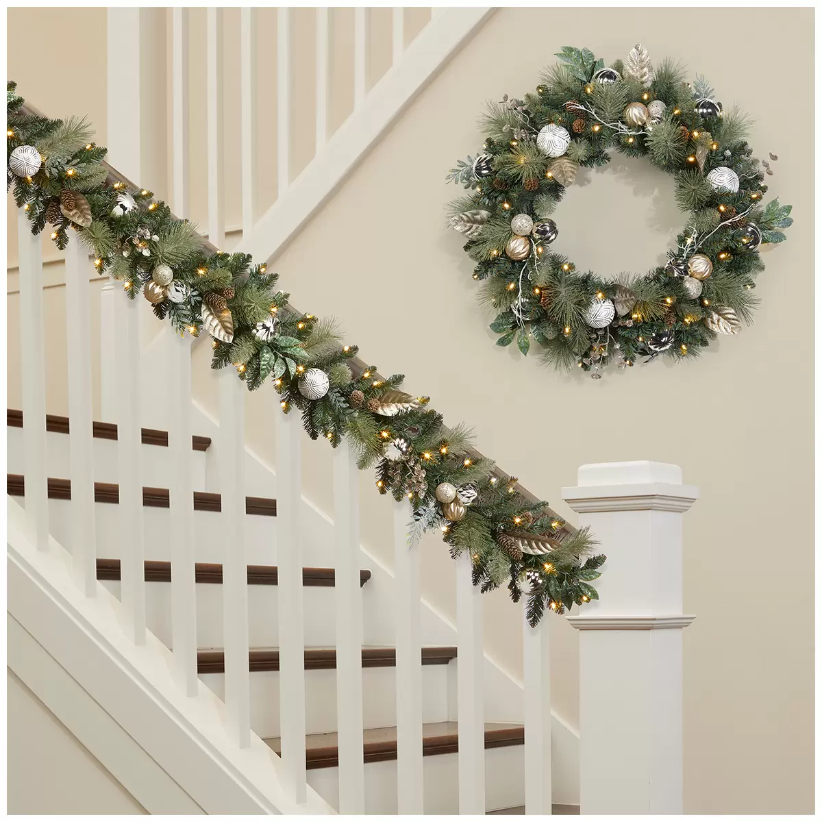 Pre-Lit Decorated Garland White Gold 2.74M